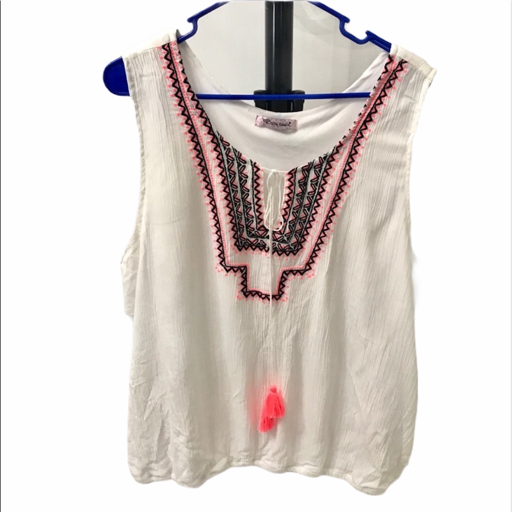 Extra Touch Sleeveless Blouse Women’s size 2X Tassel